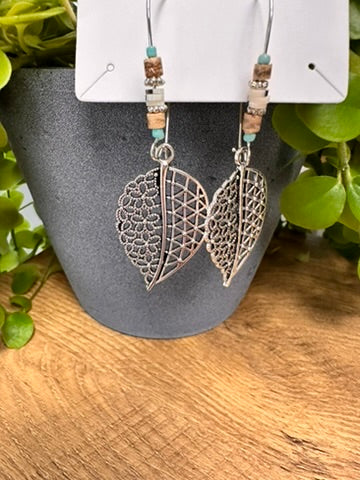 Boho-Ohrringe im Blattdesign mit Perlenverzierung 🍃
