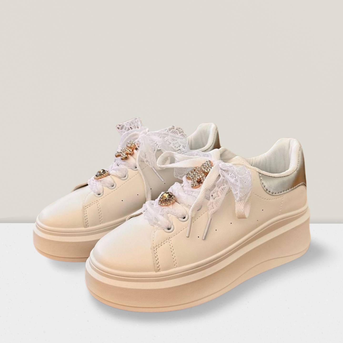 Plateau-Sneakers mit Bling-Bling