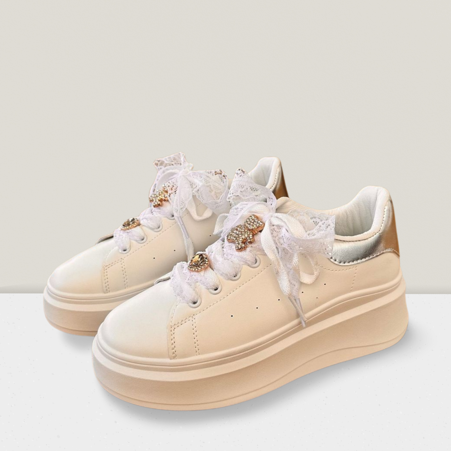 Plateau-Sneakers mit Bling-Bling