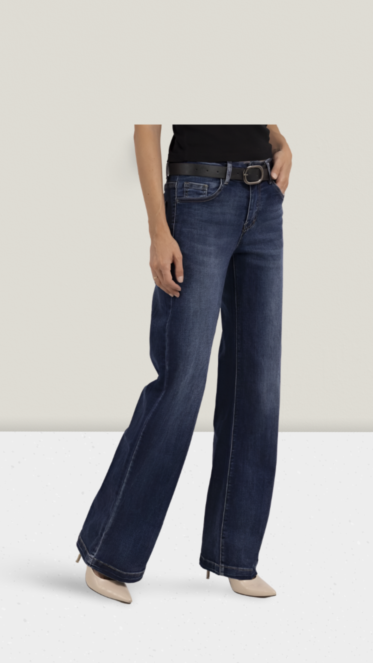 Jeans mit Gürtel
