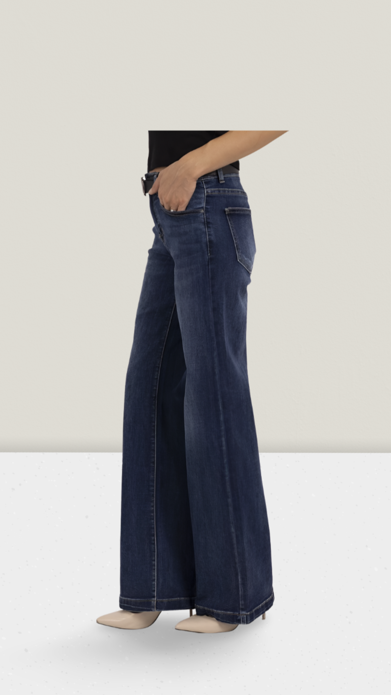 Jeans mit Gürtel