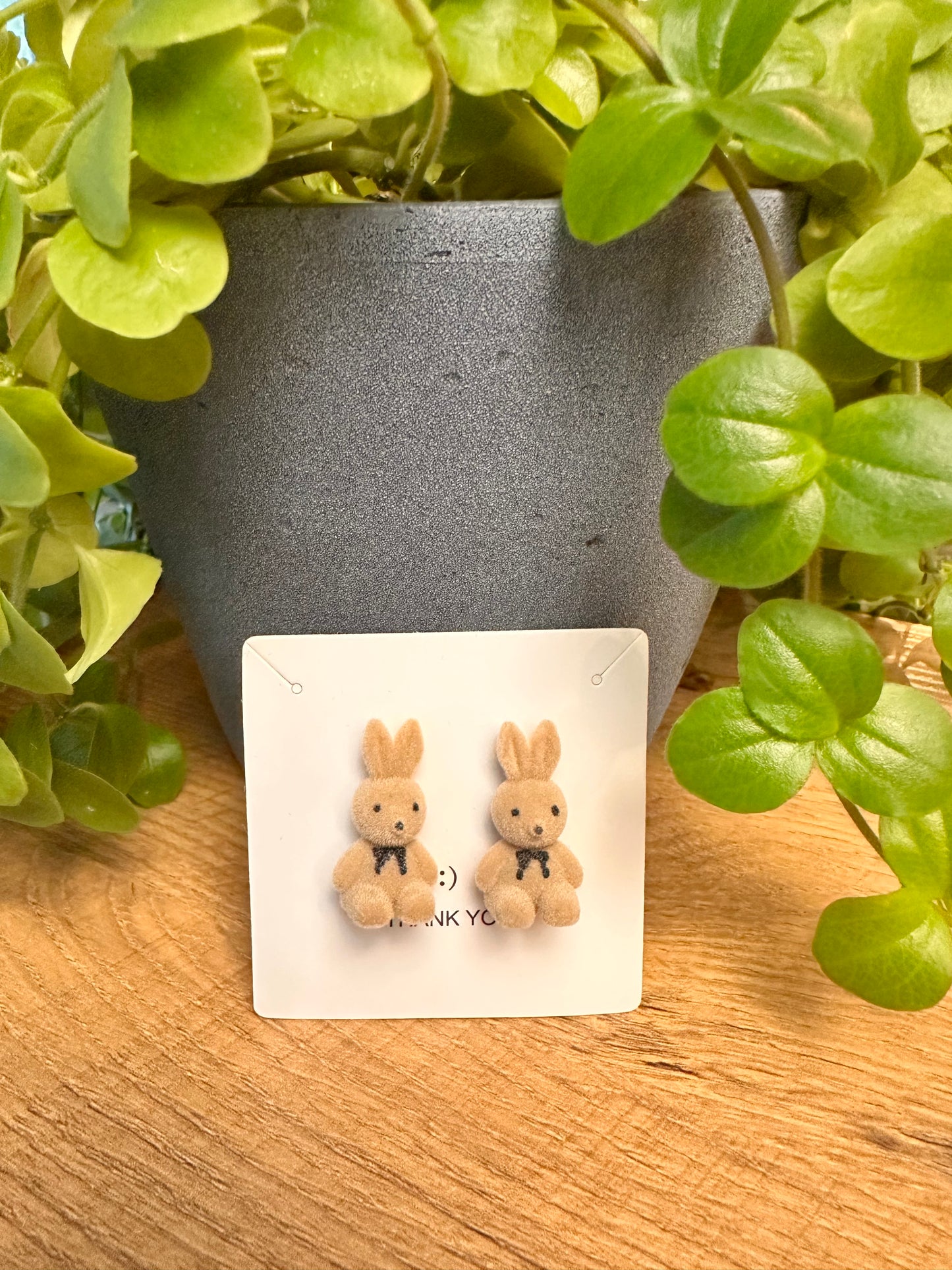 Flauschige Hasen-Ohrstecker 🐰