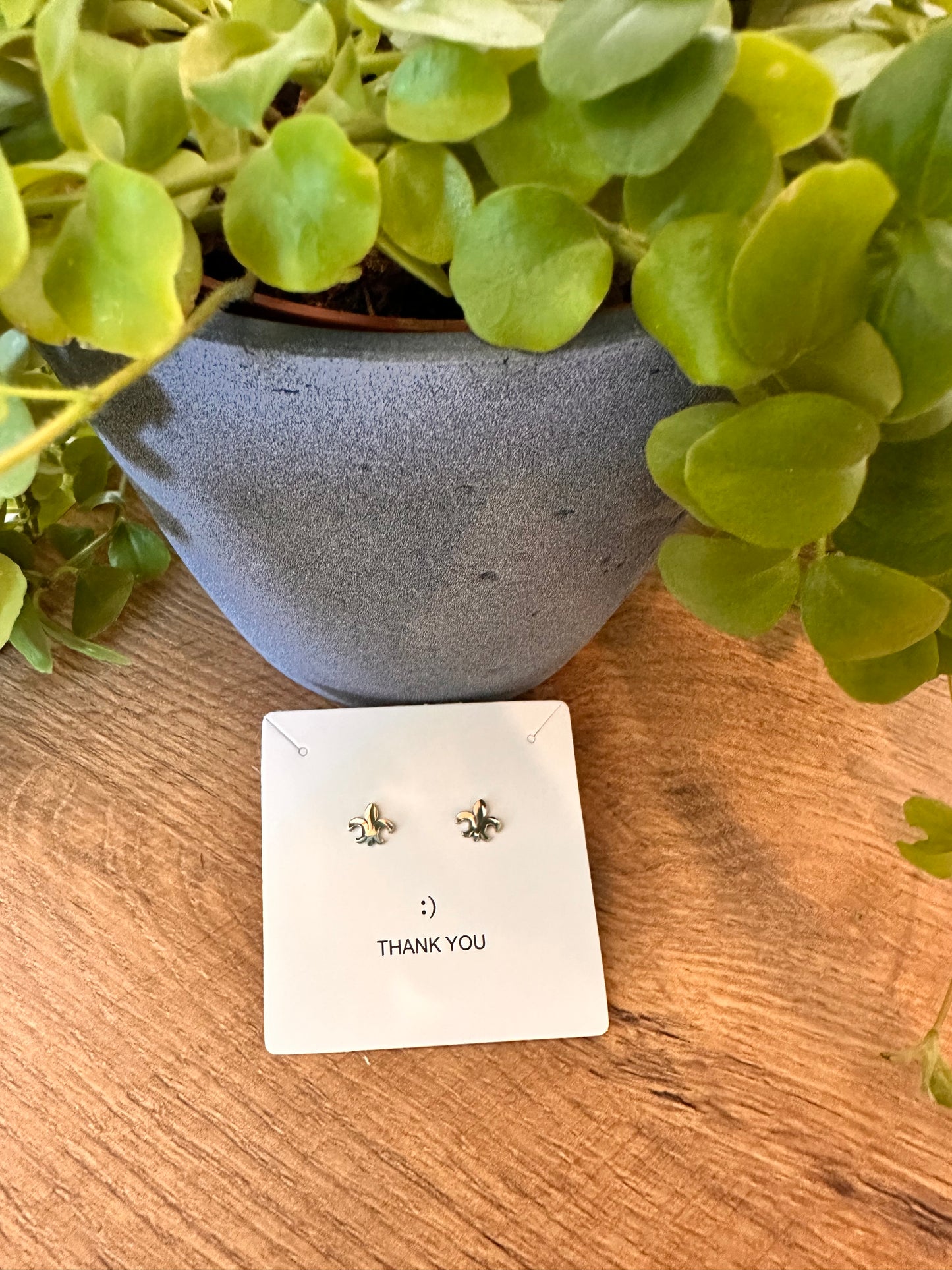 Antike Speerspitzen-Ohrstecker – Eleganz in Gold, Silber & Roségold