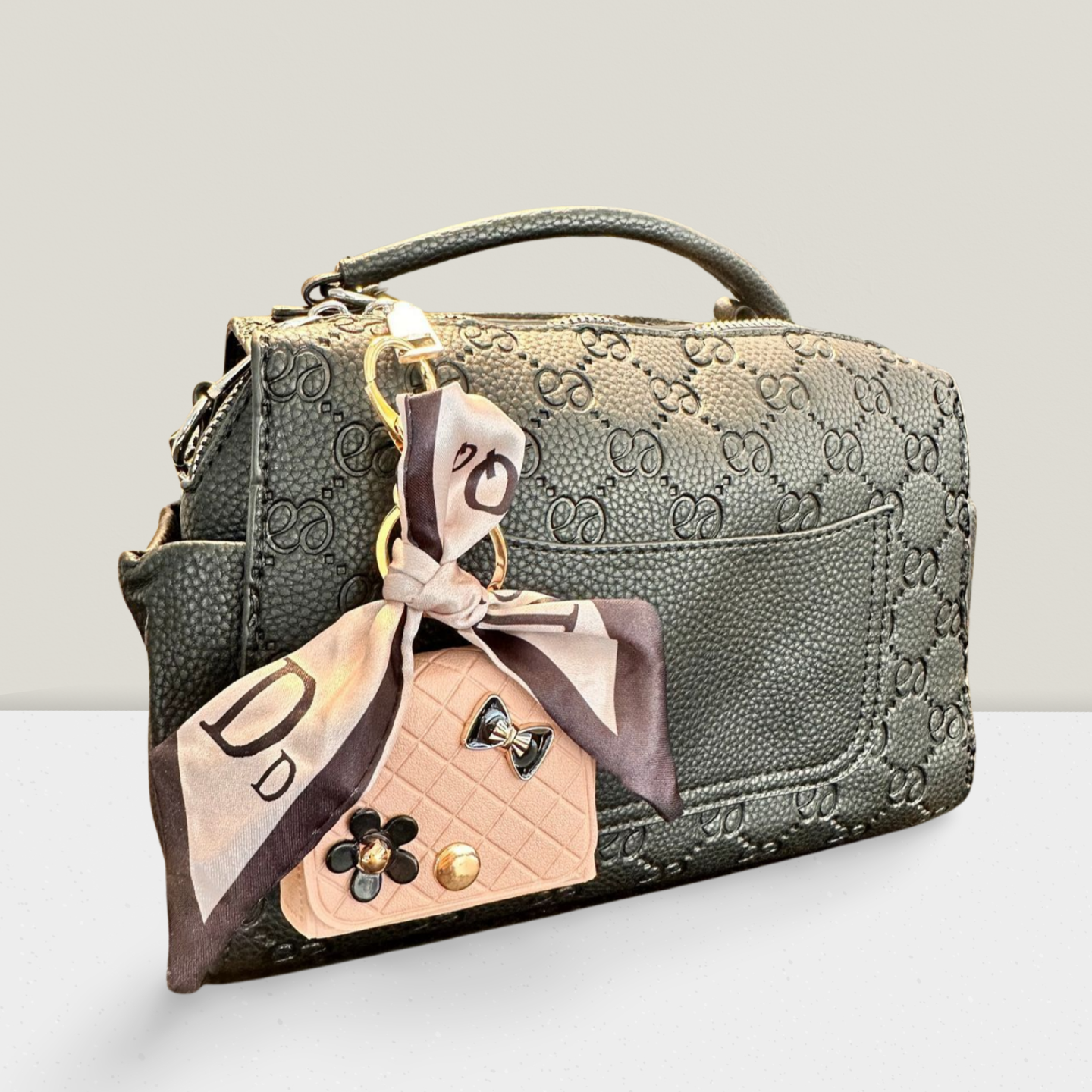 Elegante Handtasche mit Muster in verschiedenen Farben