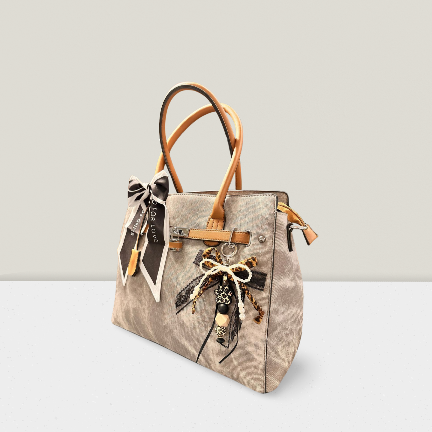 Tres-Chic Handtasche