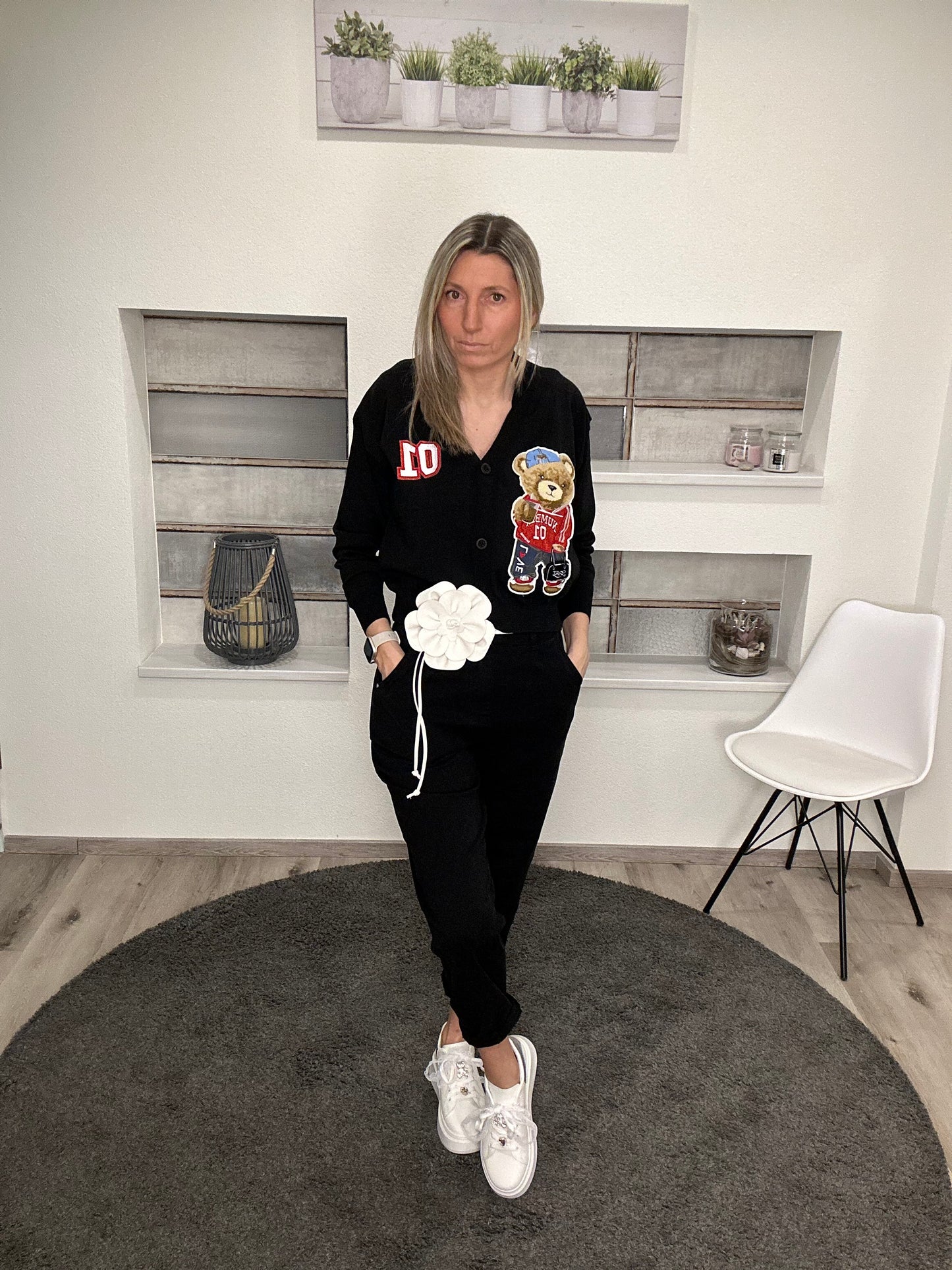 Cardigan mit Bären-Patch – Cute meets Cool!