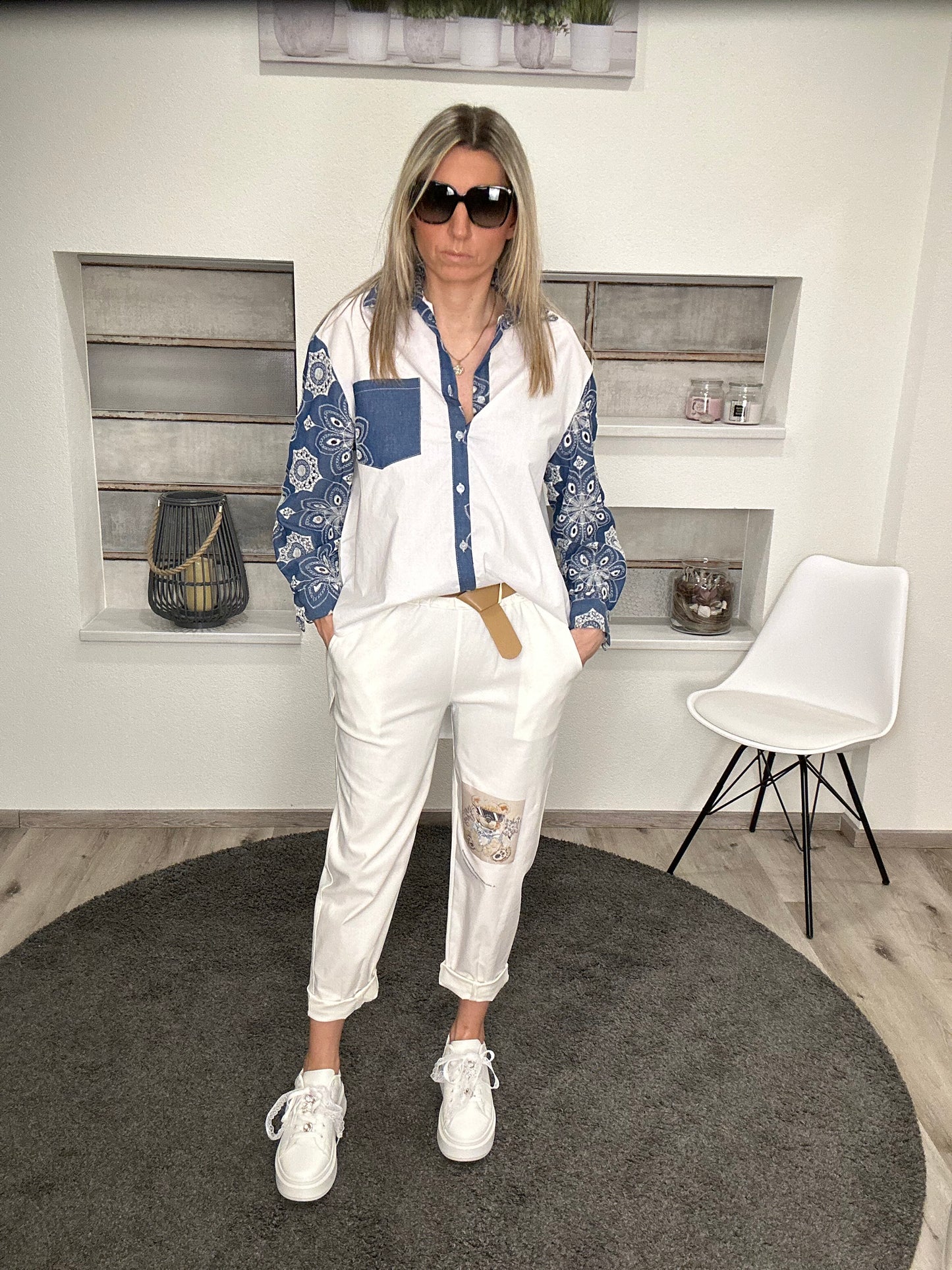 Statement-Bluse im Bandana-Style – Cool, kontrastreich & absolut besonders!