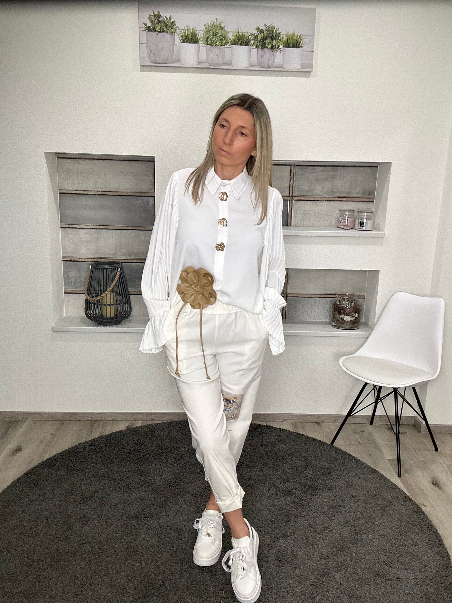 Elegante Bluse mit Plisseeärmeln – Schwarz oder Weiß