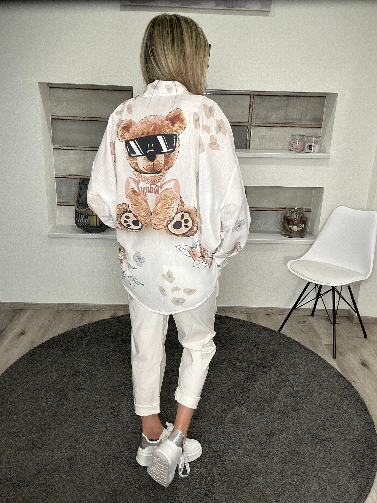 Teddy-Liebe in Blusenform – Verspielt, frech & mega stylisch! 🧸🌸