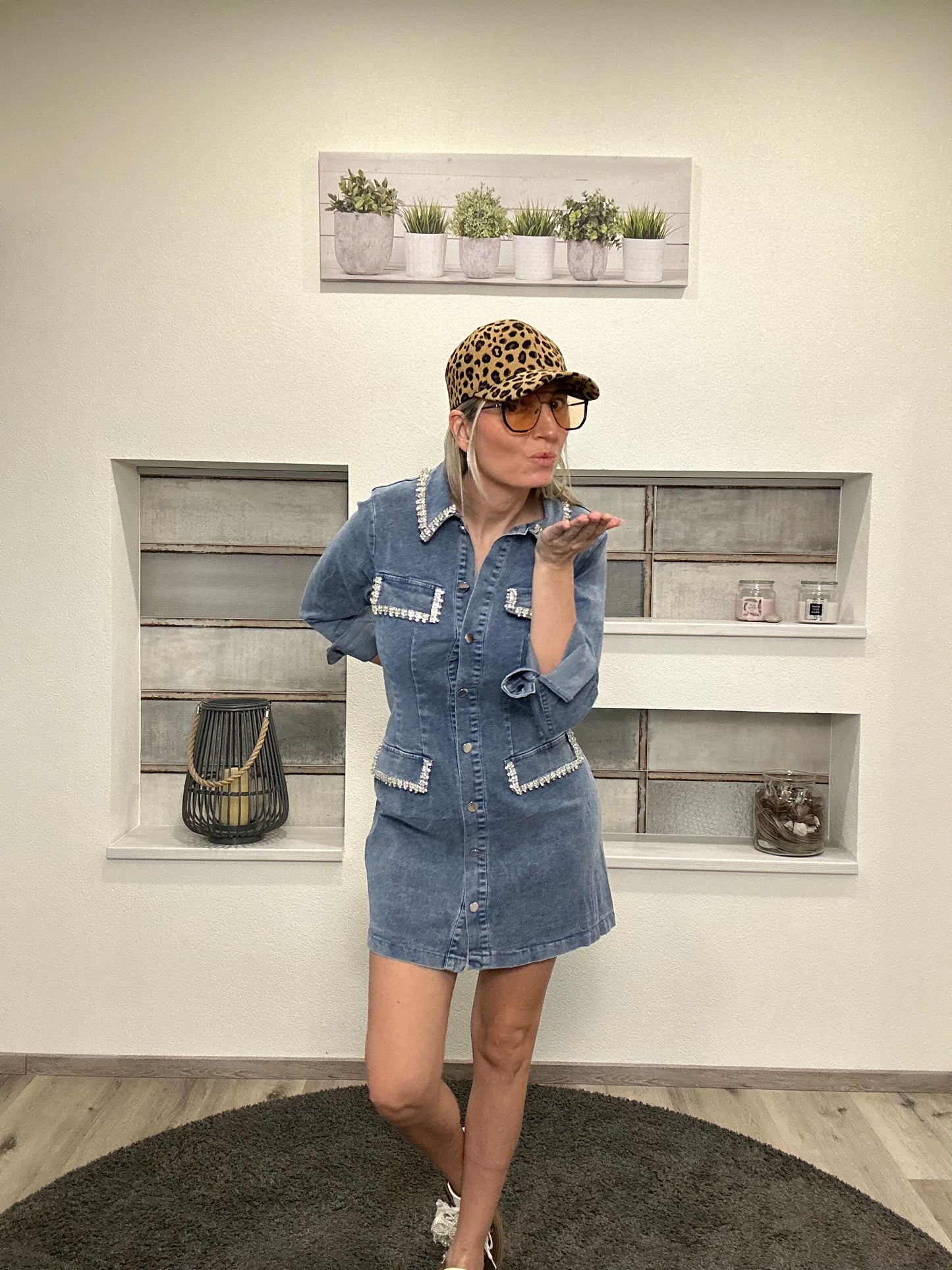 ✨ "Jeanius Chic" – Denimkleid mit Glitzer-Upgrade 👗