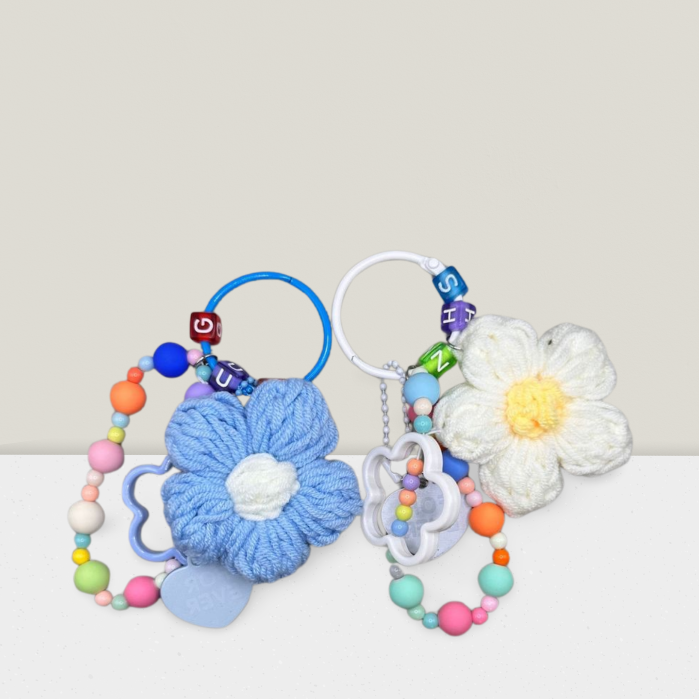 Zauberhafter Blumen-Anhänger in Blau und Weiß 🌸
