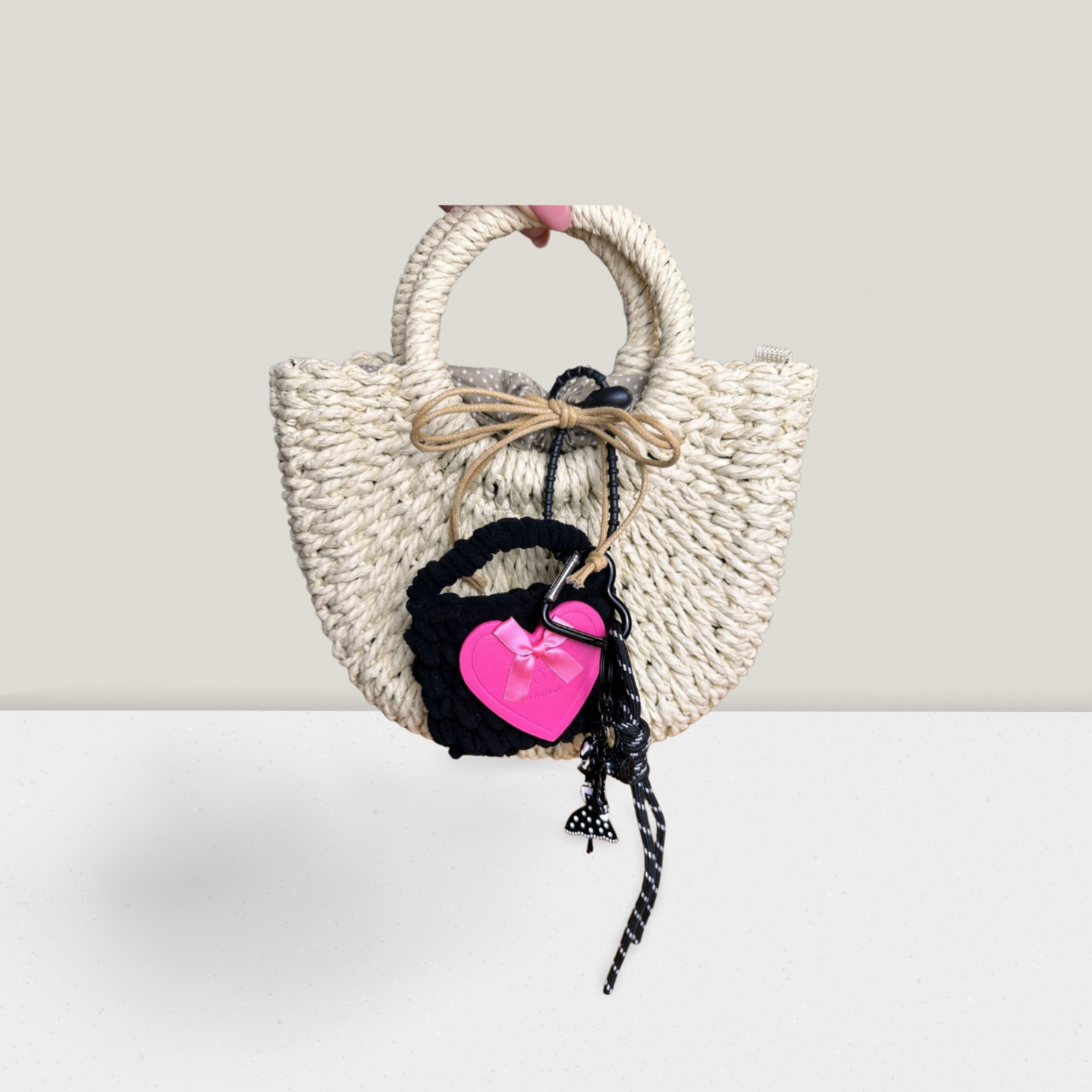 💖 Heart Pop – Der Statement-Anhänger mit Schleifen-Charme 🖤